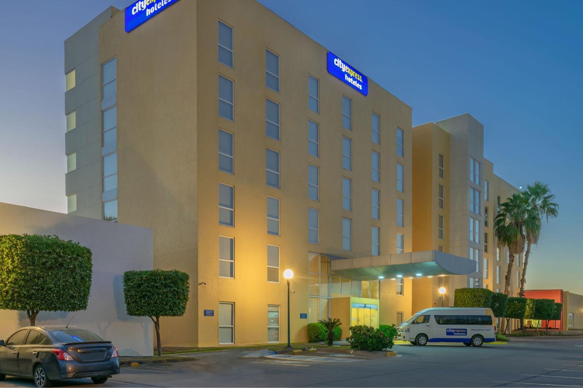 City Express By Marriott Culiacán Buitenkant foto